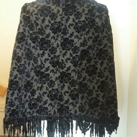 My Antique Victorian Velvet Quilted Mantel Cape - Picture 4 of 6